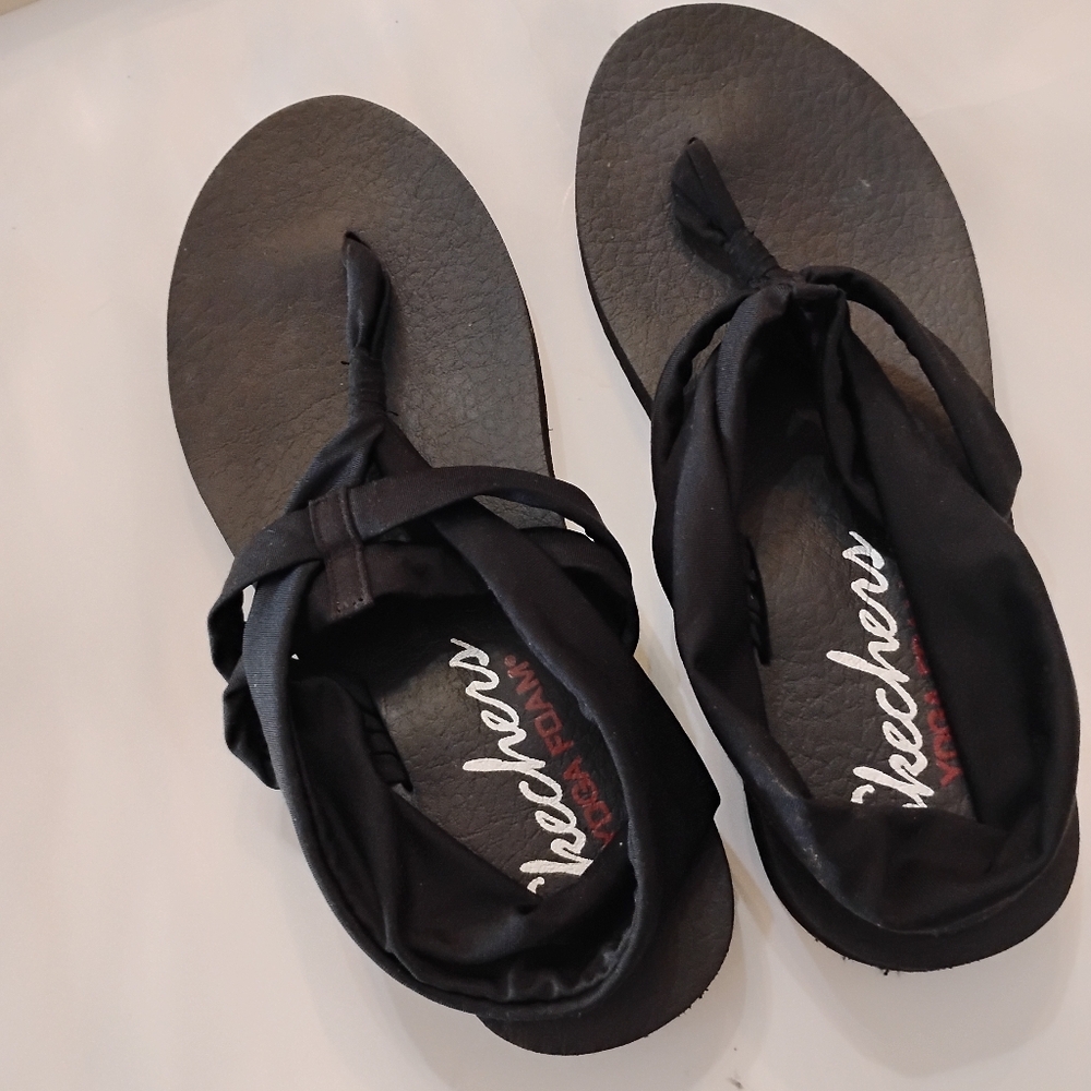Skechers Black Yoga Foam Sandals Size 9